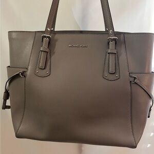 Michael Kors Voyager Tote bag